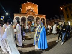 La statua della Madonna in processione nelle vie della Moretta 4