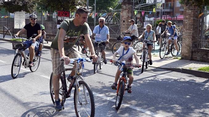 Amici in bici: la pedalata apre la festa alla Moretta 8