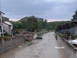 Chiuso il sottopassaggio di corso Piera Cillario, rimane alta l'allerta maltempo ad Alba, Langhe e Roero