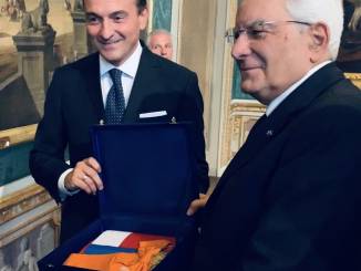 Cirio ha regalato una bandiera del Piemonte al Presidente della Repubblica Mattarella