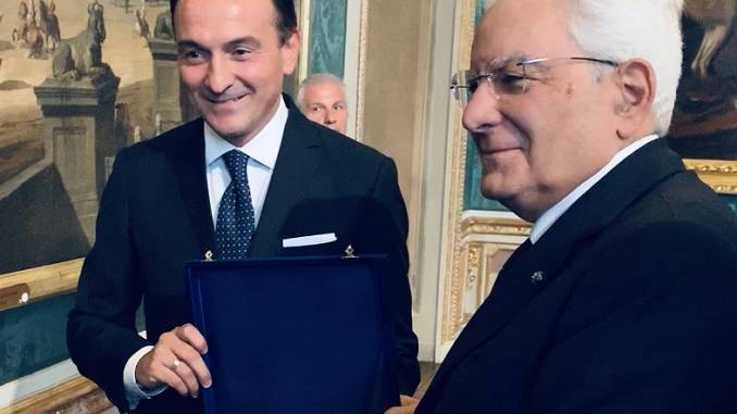 Cirio ha regalato una bandiera del Piemonte al Presidente della Repubblica Mattarella