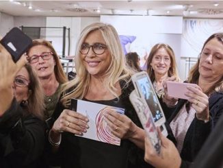 Mara Venier inaugura i due primi temporary shop di Luisa Viola