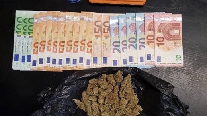 I carabinieri di Marene fermano diciassettenne con 27 grammi di Marijuana e 1.000 euro frutto dello spaccio