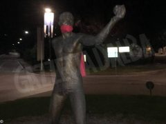 Casapound imbavaglia statue ad Alba, Bra e La Morra per potestare contro la censura