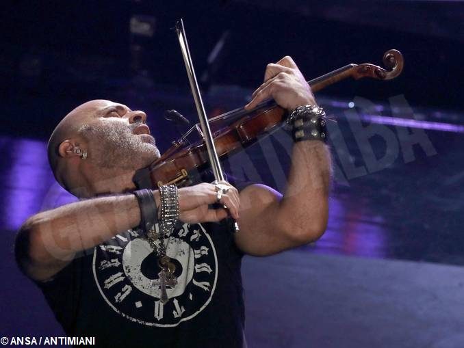 Alessandro Quarta, grande artista per l’avvio delle Notti della Natività ad Alba