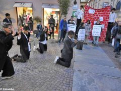 Basta a tutti i muri: la manifestazione ad Alba 4