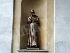 Inaugurata la  statua di don Alberione al santuario della Madonna dei fiori di Bra 1