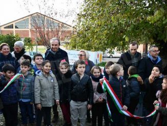 Inaugurata l'aiuola dei giardini Falcone e Borsellino in Bra decorata dai bambini