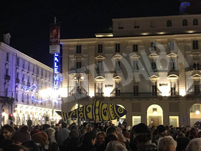 40 mila sardine a Torino: il racconto di una di loro 1