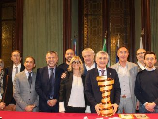 Giro d'Italia ad Alba, il trofeo "Senza fine" verrà esposto in Municipio 1