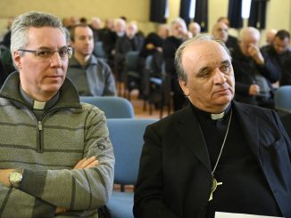 Il vescovo Brunetti si rivolge a Cirio