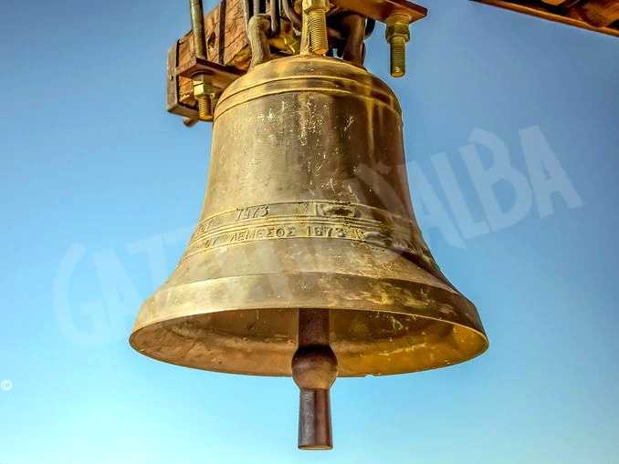 Monsignor Nosiglia invita a suonare le campane domenica a mezzogiorno