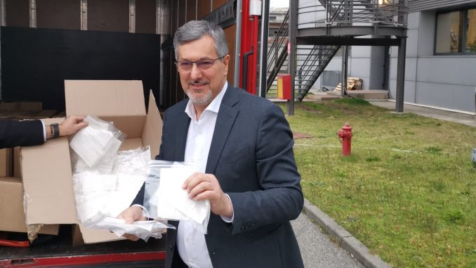 Coronavirus in Piemonte, consegnate le prime 10mila mascherine prodotte dalla Miroglio