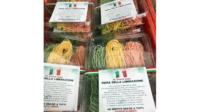 I ristoranti di Castiglione Falletto hanno donato tajarin tricolori alle famiglie