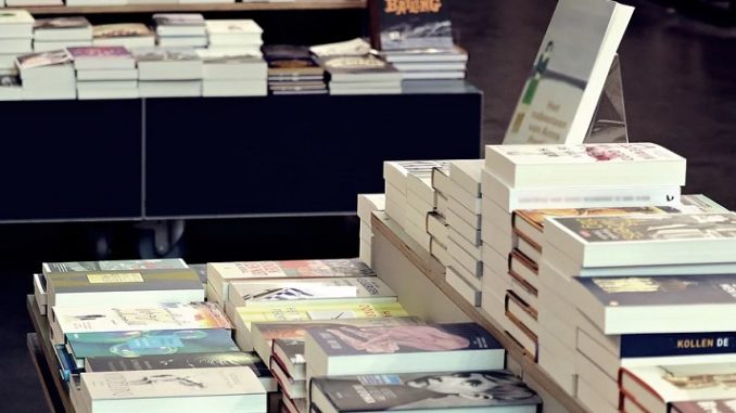 Librerie e cartolerie restano chiuse in Lombardia. Anche il Piemonte verso la proroga dello stop