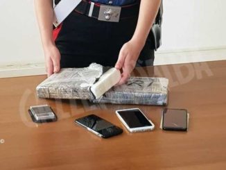 Arrestati due corrieri della droga: i carabinieri sequestrano due chili di cocaina