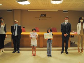 L'Aca premia due giovani per il "negozio che sarà"