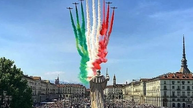  Assembramenti a Torino per Frecce tricolori