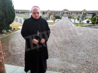 Il vescovo di Alba ribadisce le disposizioni per i funerali: niente Messe