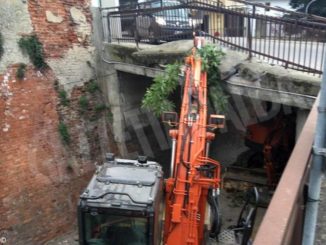Traffico deviato in via Vittorio Emanuele a Sommariva Perno 1