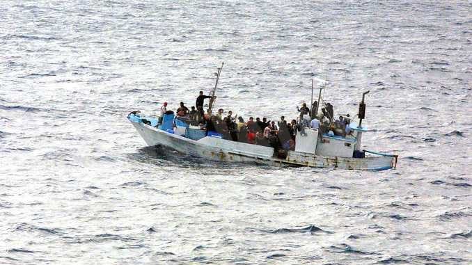 Ventisette migranti in arrivo da Lampedusa passeranno la quarantena a Castello d’Annone