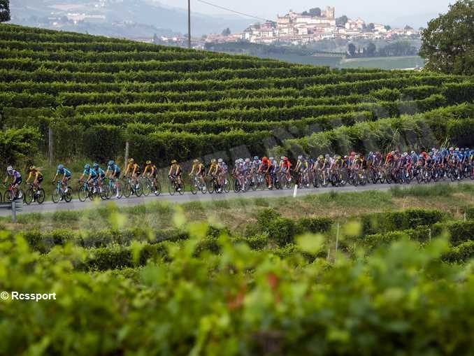 Cicliscmo, il Gran Piemonte di Barolo va a George Bennett; Sobrero tra i migliori