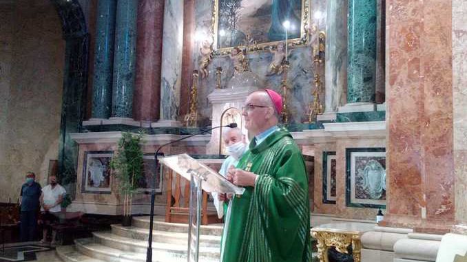 È in corso la novena alla Madonna dei fiori, presenti tanti fedeli