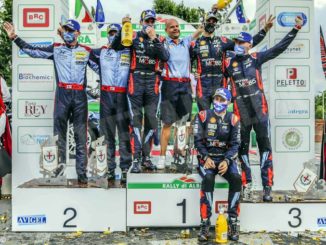 Vandalismo o gesto di pessimo gusto? Sottratta una parte del podio del Rally di Alba