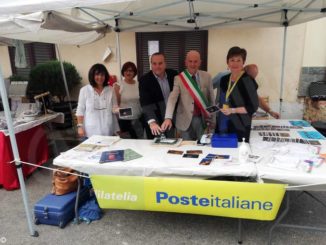Poste italiane ha dedicato a Serralunga una cartolina e un annullo filatelico