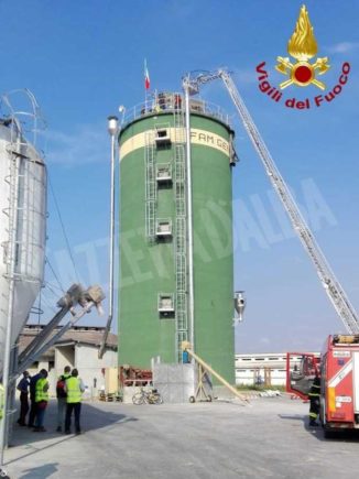 Esalazioni fatali per un ventiduenne, grave il fratello. Stavano controllando un silo