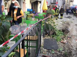 Cinque ciclisti investiti da un'auto a Monforte, nulla da fare per una di loro