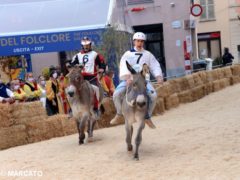 Borgo San Lorenzo vince il Palio degli asini 1