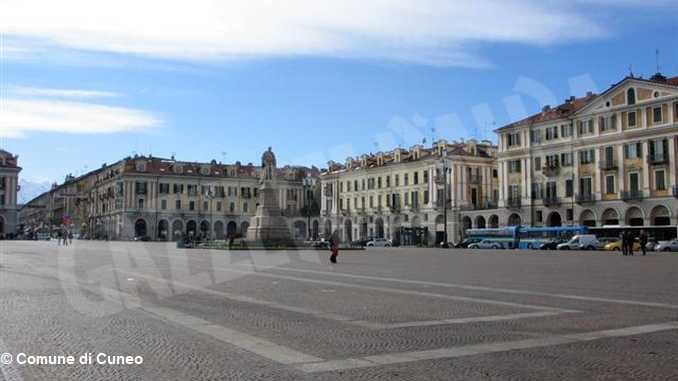 Nella città di Cuneo ci sono 8 positivi ogni mille abitanti, spostato il mercato Trovarobe