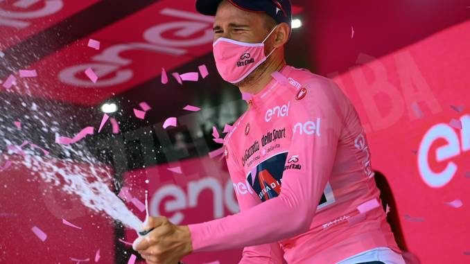 Giro d'Italia: Ganna in maglia rosa. Matteo Sobrero è settimo! 1