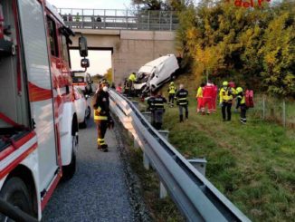 Tragico incidente sulla Torino-Savona, due morti in un furgone finito fuori strada