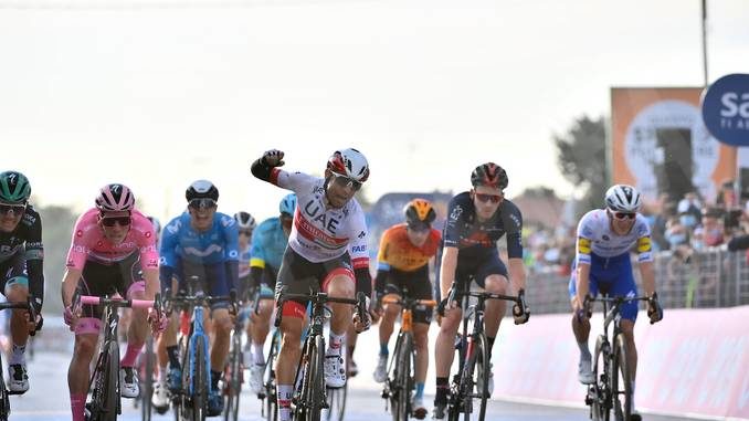 Giro d'Italia: domani c'è la cronometro. Attesa per la prova di Sobrero