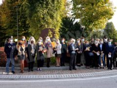 Inaugurato il monumento voluto dallo Zonta club di Alba per il centenario del sodalizio internazionale 4