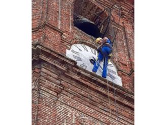 Effettuati restauri acrobatici sulla torre campanaria di Montà