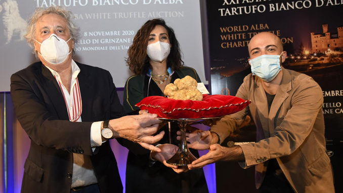 XXI Asta Mondiale del Tartufo Bianco d’Alba®, solidarietà internazionale da record: battuti lotti per 482.000 Euro