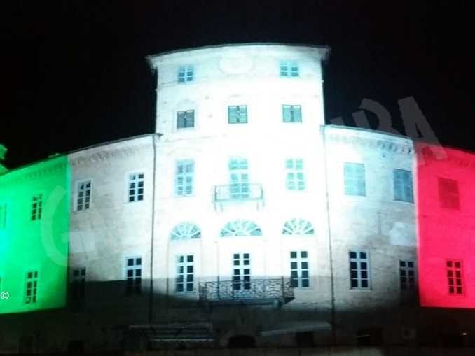 Egea illumina anche il castello di Magliano Alfieri col tricolore 1