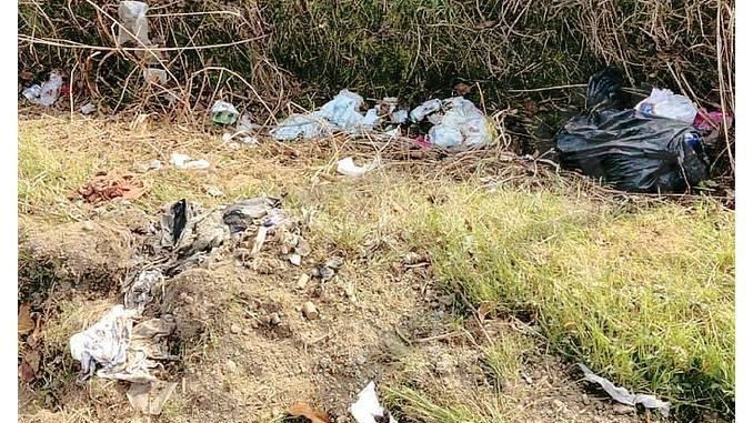 Sanfrè: non si ferma l’abbandono dei rifiuti nelle strade di campagna