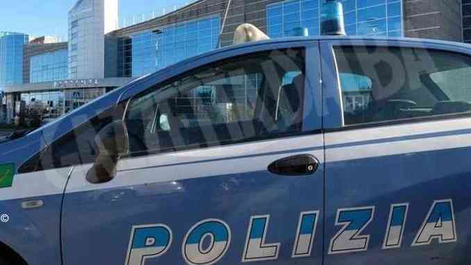 Spacciatore arrestato sulla pista di atterraggio dell'aeroporto di Levaldigi
