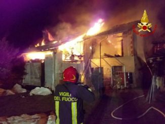 Cascinale in fiamme a Villanova Mondovì