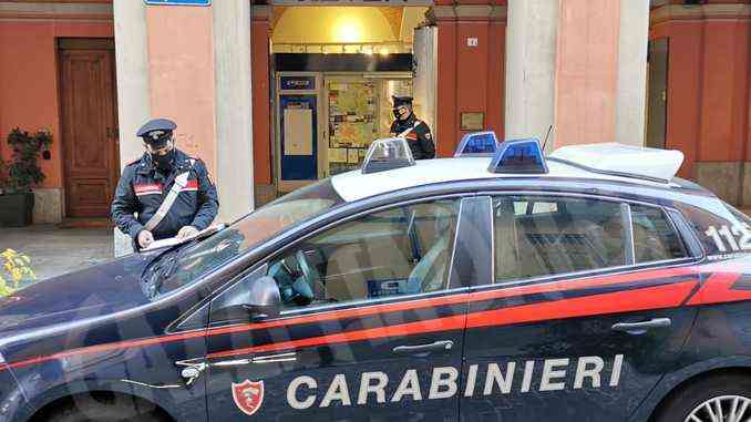 Rapina un negozio del centro: arrestato dai Carabinieri di Alba