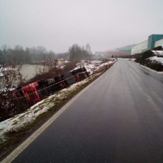 Mercoledì 6 gennaio chiusa la provinciale Pollenzo-Cantina Roddi per recupero camion ribaltato 3
