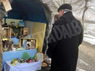 Il vescovo di Alba in visita alla strada dei presepi a Scaparoni 1