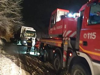 San Martino Alfieri: tir esce di strada per la neve