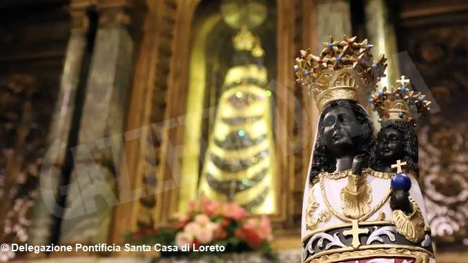 Statua della Madonna di Loreto, protettrice degli aviatori, farà tappa all’aeroporto di Levaldigi