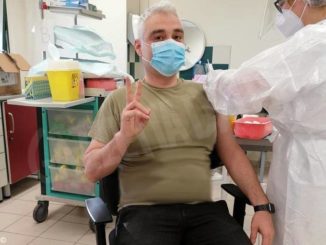 Vaccinato il sindaco di Murazzano: «Spero che nessuno rinunci a questo strumento in grado di salvarci»