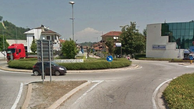Nuovi asfalti alla rotatoria in località Borbore di Vezza d’Alba 1